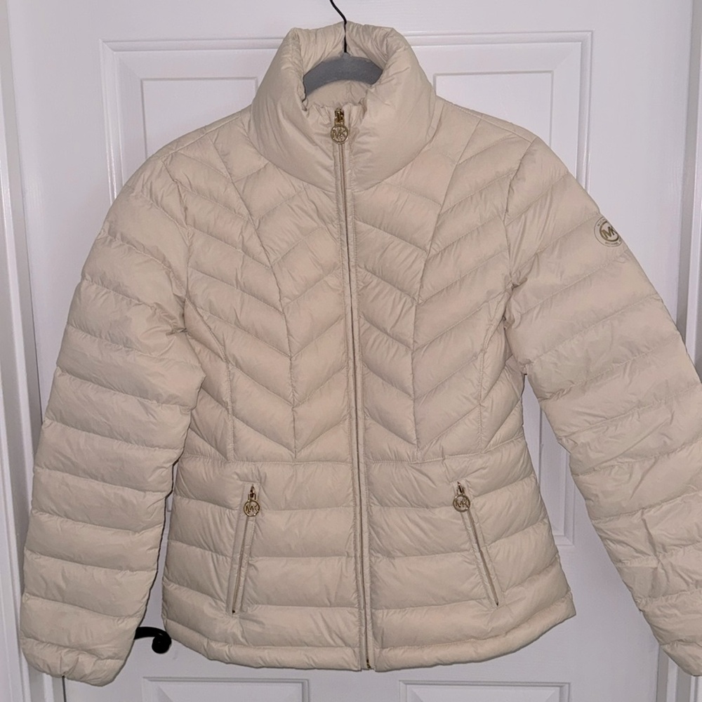 MICHAEL Michael Kors Puffer Jacket Cream/Gold size: AS